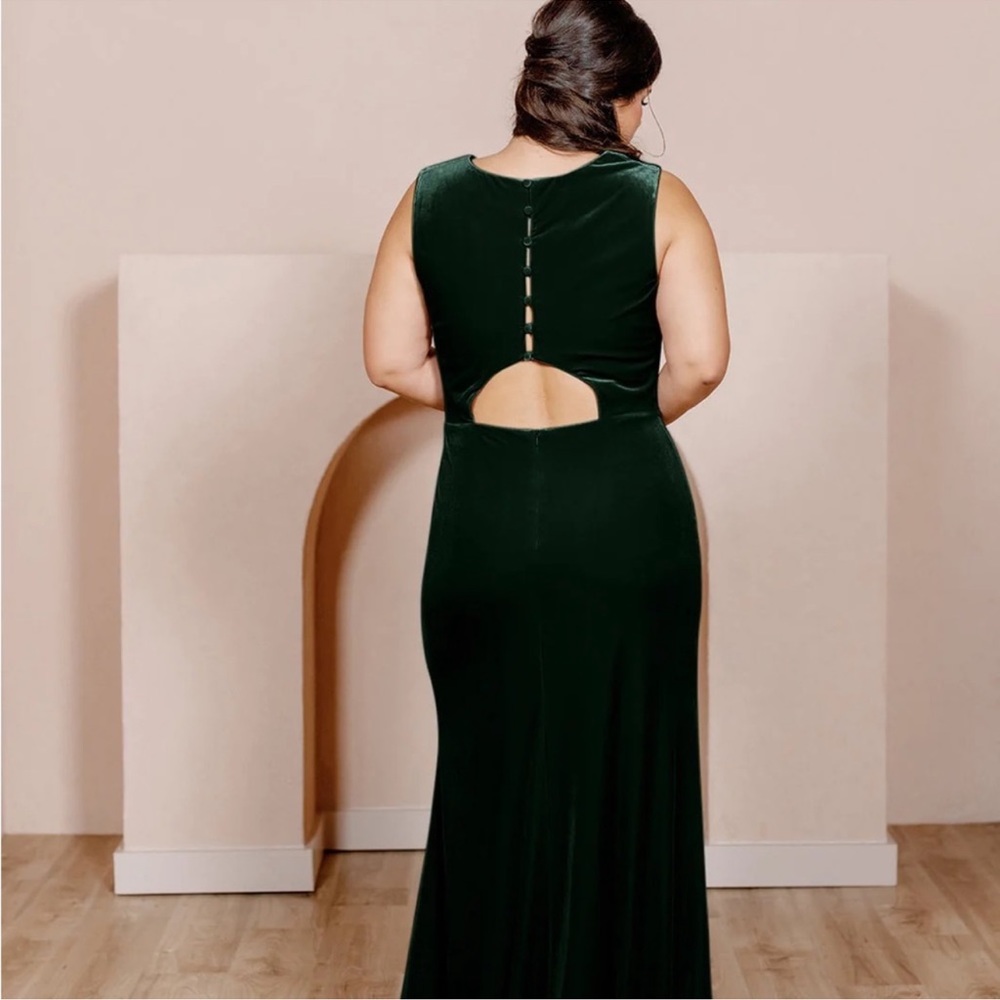 Revelry Cleo Emerald (613) Dress. Size 6. Hemmed for a short girly. - Picture 2 of 4